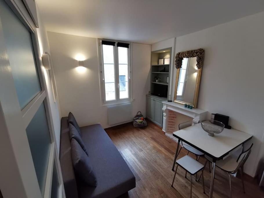 2 Pieces Au Coeur De / Rue Des Bains * Trouville-sur-Mer