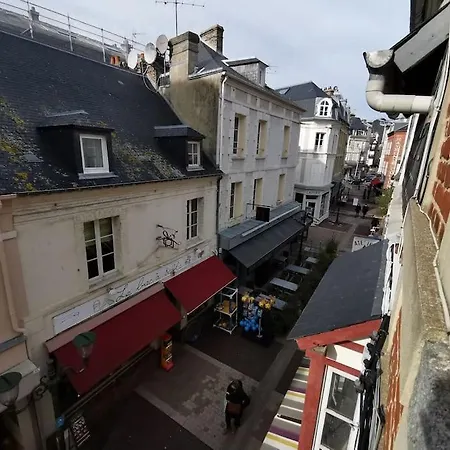 2 pièces au cœur de trouville / rue des bains Esterno foto